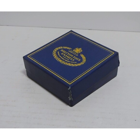 VTG HALCYON DAYS ENAMELS BEES ON HONEYCOMB HANDPAINTED SCREW TOP TRINKET BOX - Picture 7 of 7